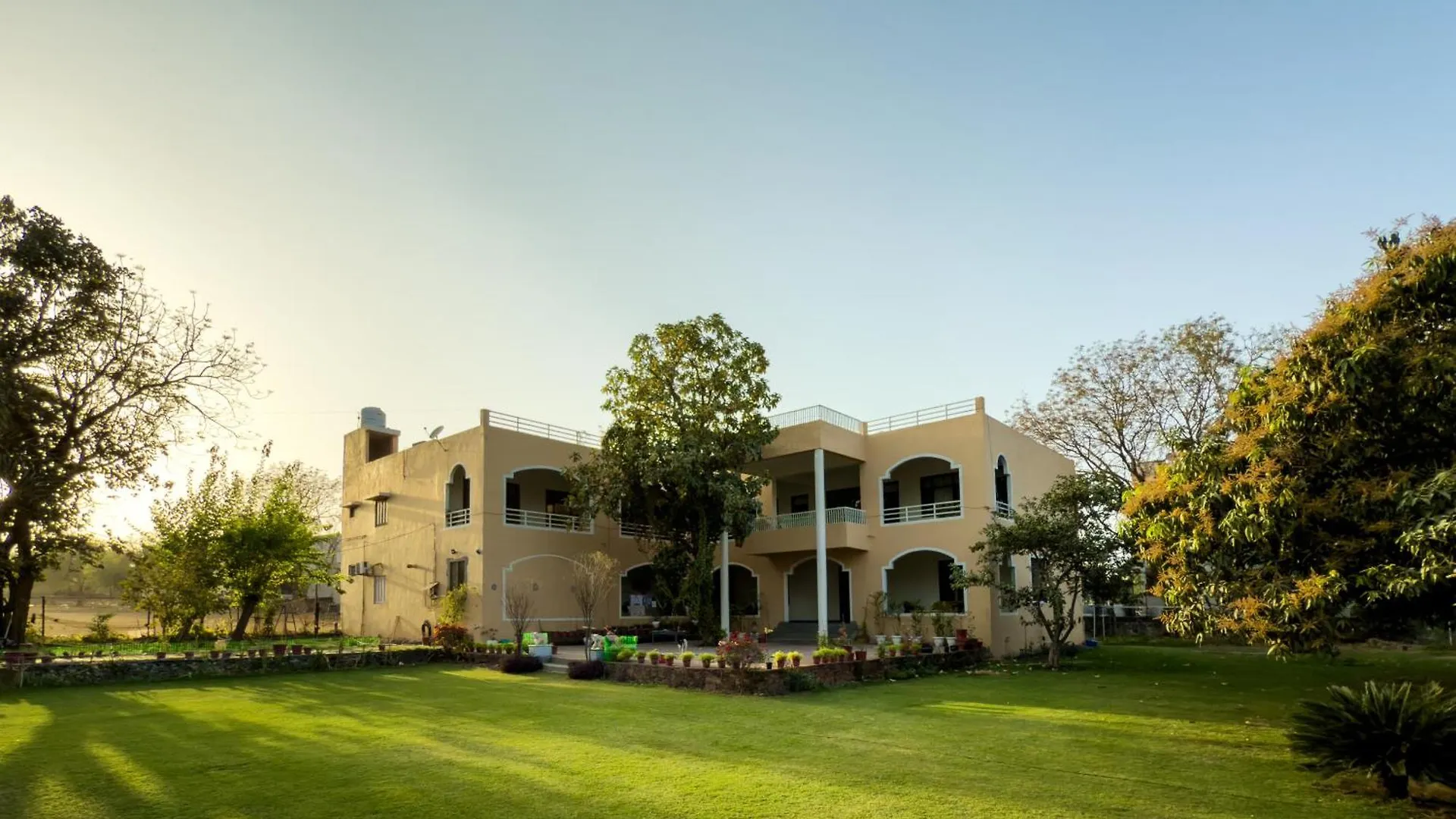 The Pavilion Udaipur - A Luxury Pet Friendly Villa In ウダイプル